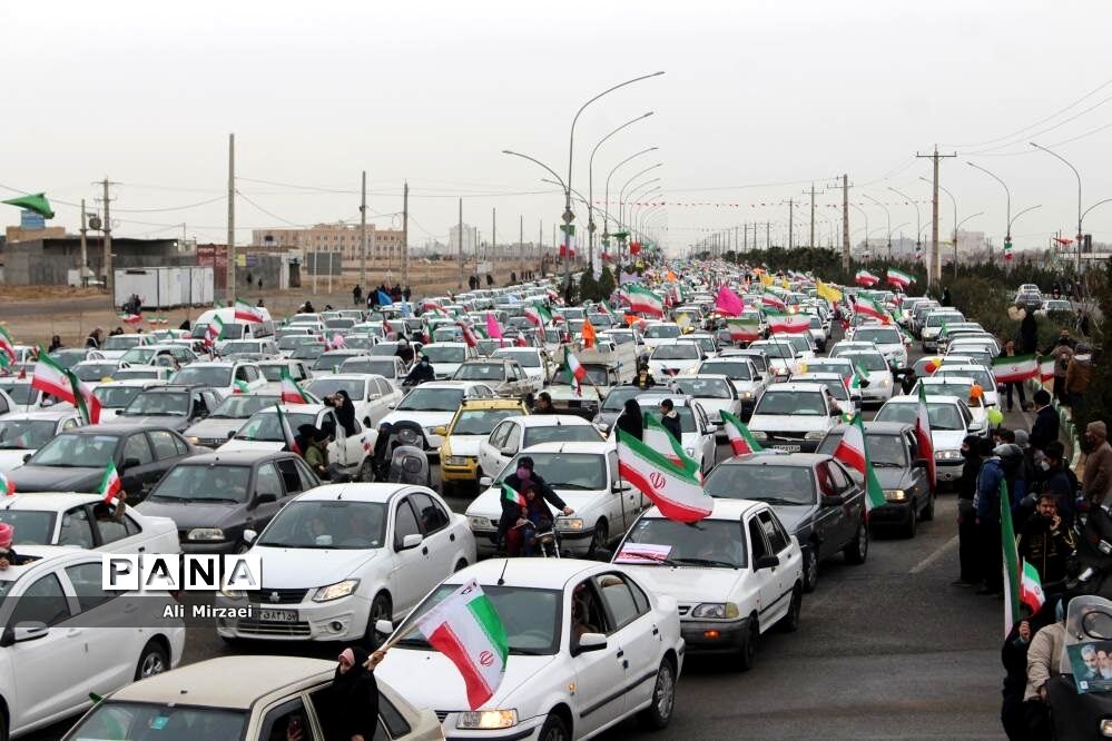 راهپیمایی خودرویی و موتوری 22 بهمن در قم-1