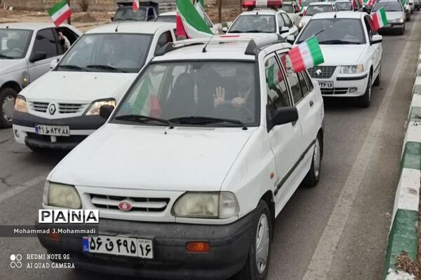 راهپیمایی موتوری و خودرویی در شهر قنوات قم