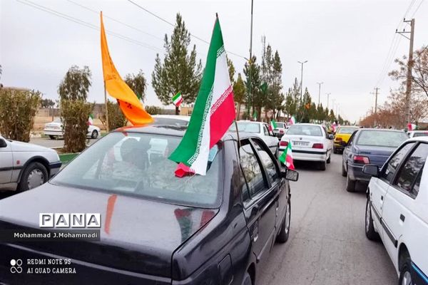 راهپیمایی موتوری و خودرویی در شهر قنوات قم