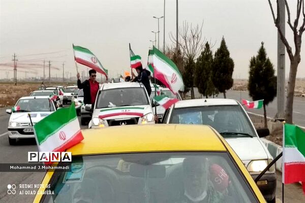 راهپیمایی موتوری و خودرویی در شهر قنوات قم