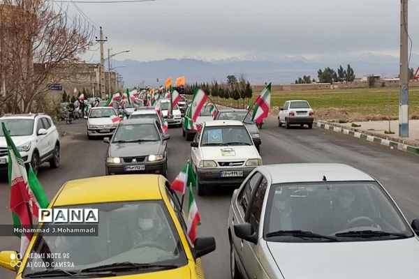 راهپیمایی موتوری و خودرویی در شهر قنوات قم