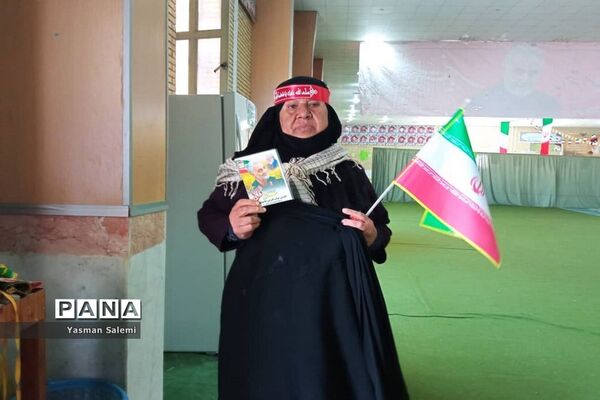 چهل و سومین جشن پیروزی در اهرم