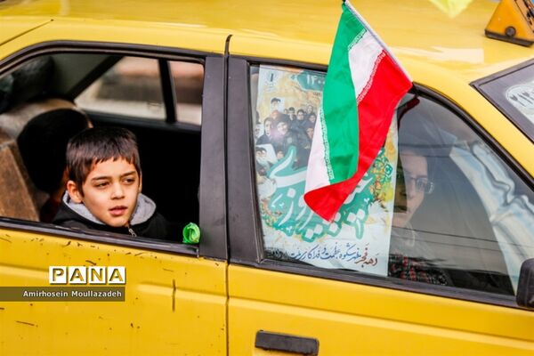 حضور پرشور مردم ارومیه در راهپیمایی 22 بهمن