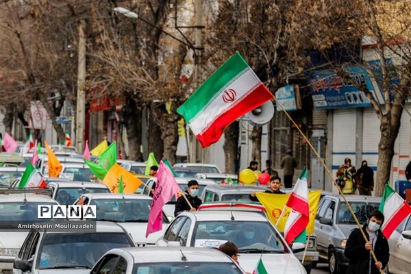 حضور پرشور مردم ارومیه در راهپیمایی 22 بهمن