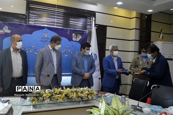 تجلیل از همکاران حوزه معاونت پرورشی و سازمان دانش آموزی استان بوشهر در روز ولادت حضرت علی(ع)