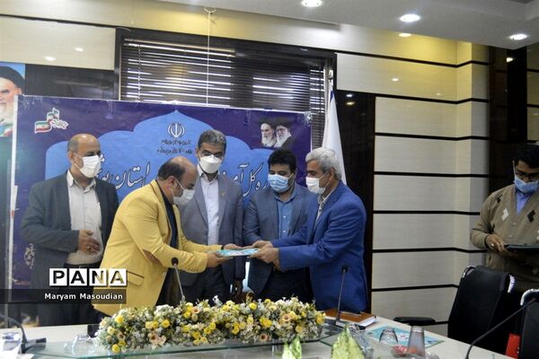 تجلیل از همکاران حوزه معاونت پرورشی و سازمان دانش آموزی استان بوشهر در روز ولادت حضرت علی(ع)