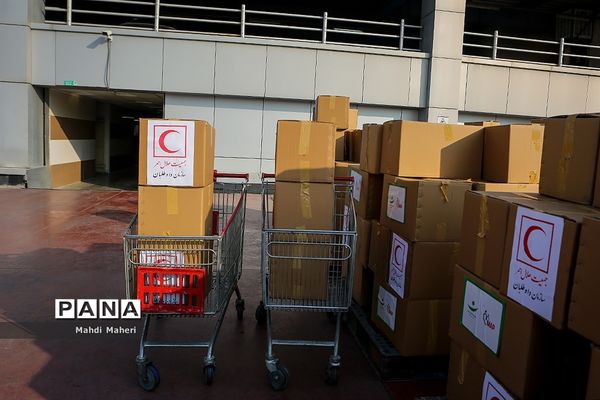 اهداء 3600 بسته غذایی توسط سازمان جمعیت هلال احمر  به مناطق سیل زده