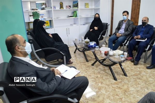 جلسه هم‌اندیشی روسا و کارشناسان حوزه آموزش ابتدایی آموزش و پرورش استان بوشهر