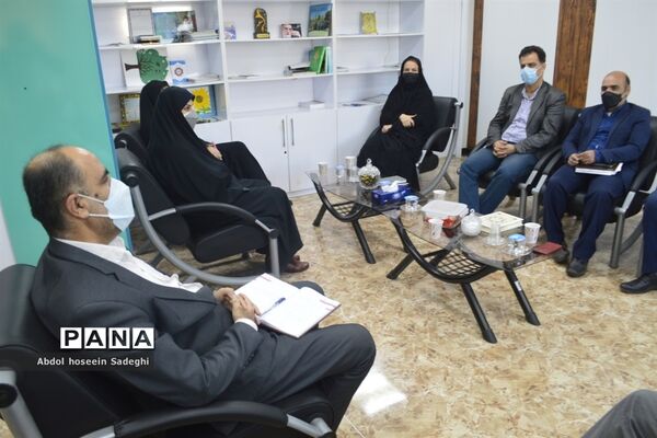 جلسه هم‌اندیشی روسا و کارشناسان حوزه آموزش ابتدایی آموزش و پرورش استان بوشهر