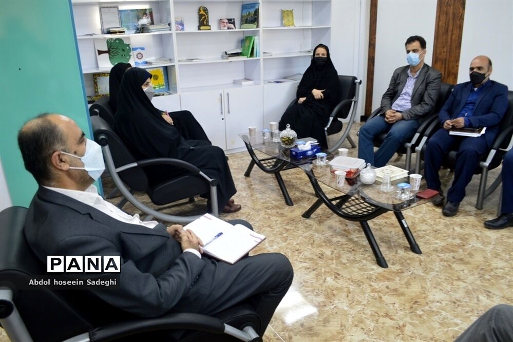 جلسه هم‌اندیشی روسا و کارشناسان حوزه آموزش ابتدایی آموزش و پرورش استان بوشهر