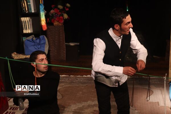 اجرای نمایش«هُبوط»