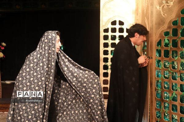 اجرای نمایش«هُبوط»