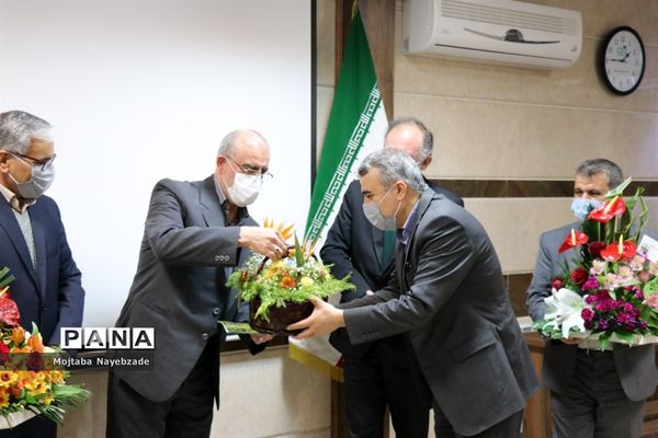 مراسم تکریم معاون پرورشی و فرهنگی و رئیس سازمان دانش‌آموزی خراسان رضوی