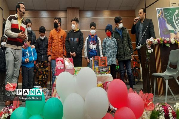 اجرای گروه موسیقی لاله به مناسبت ولادت حضرت علی(ع)در شهرستان قرچک