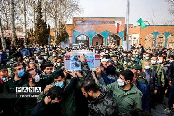 تشییع پیکر شهید مدافع حرم امیرعلی محمدیان