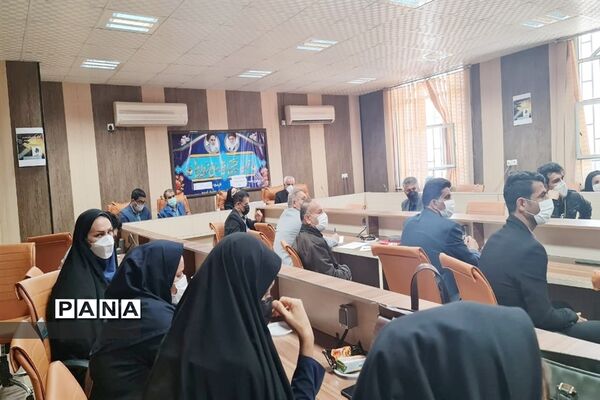 برگزاری کارگاه آموزشی ادبیات فارسی در شهرستان امیدیه