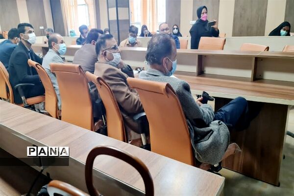 برگزاری کارگاه آموزشی ادبیات فارسی در شهرستان امیدیه