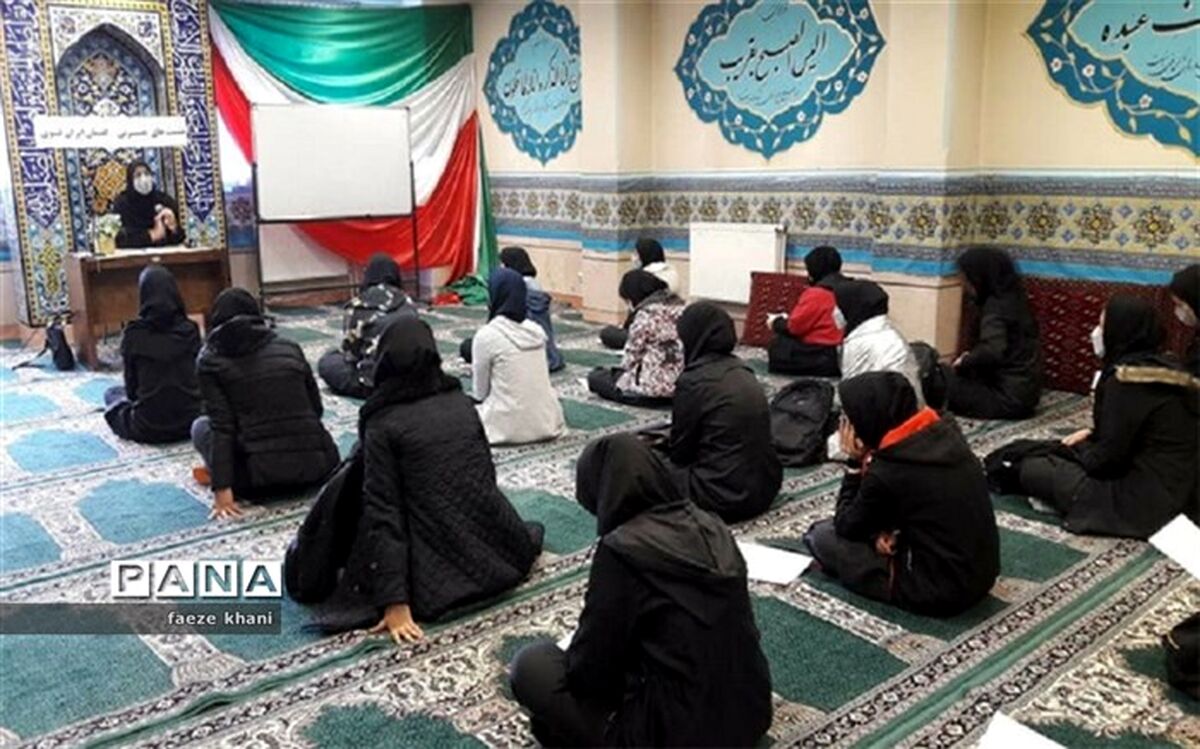 نشست بصیرت‌افزایی دانش‌آموزی در ورامین