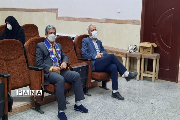 برگزاری مسابقات مناظره دانش‌آموزی شهرستان برخوار