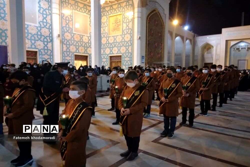 مراسم لاله‌گردانی به مناسبت بزرگداشت شهادت حضرت احمدبن موسی الکاظم( ع) در شیراز