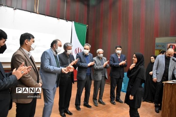 تجلیل از مدیران و کارشناسان کانون‌های فرهنگی و تربیتی ناحیه 7 مشهد مقدس