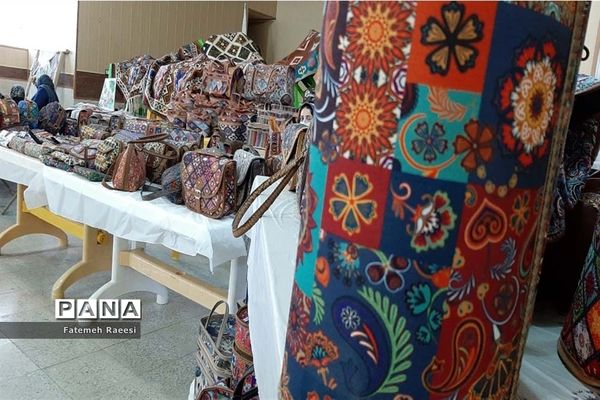 افتتاح بازارچه مشاغل خانگی در آباده