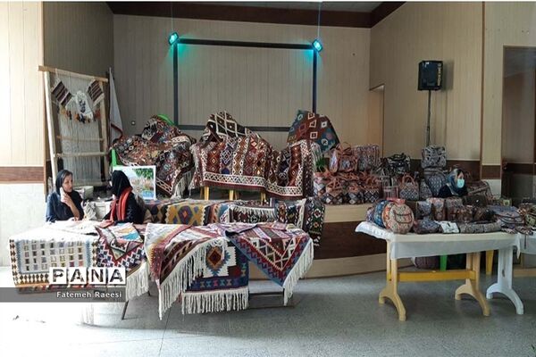 افتتاح بازارچه مشاغل خانگی در آباده