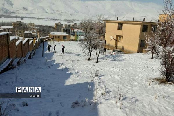 بارش اولین برف اسفند در فارسان