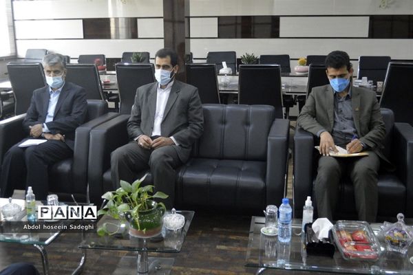 نشست مدیرکل کمیته امداد امام خمینی ( ره) استان بوشهر با مدیرکل آموزش و پرورش استان بوشهر