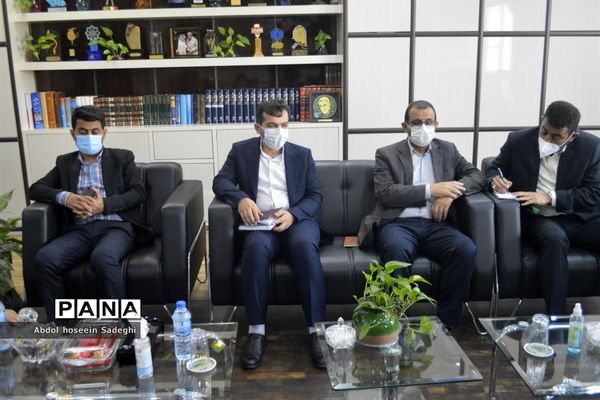 نشست مدیرکل کمیته امداد امام خمینی ( ره) استان بوشهر با مدیرکل آموزش و پرورش استان بوشهر