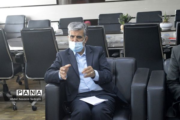 نشست مدیرکل کمیته امداد امام خمینی ( ره) استان بوشهر با مدیرکل آموزش و پرورش استان بوشهر