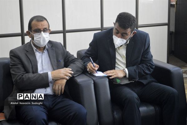 نشست مدیرکل کمیته امداد امام خمینی ( ره) استان بوشهر با مدیرکل آموزش و پرورش استان بوشهر