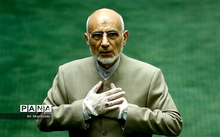 دولت به صورت جدی با فساد و قاچاق مقابله کند