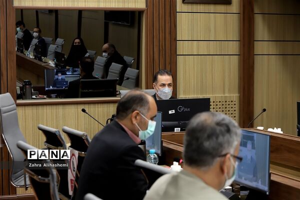 نشست معاون توسعه و پشتیبانی آموزش و پرورش شهر تهران با مدیر عامل بنیاد خیریه فجر