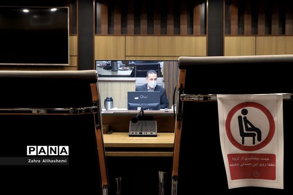 نشست معاون توسعه و پشتیبانی آموزش و پرورش شهر تهران با مدیر عامل بنیاد خیریه فجر