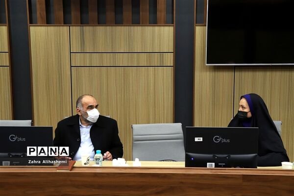 نشست معاون توسعه و پشتیبانی آموزش و پرورش شهر تهران با مدیر عامل بنیاد خیریه فجر