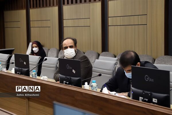 نشست معاون توسعه و پشتیبانی آموزش و پرورش شهر تهران با مدیر عامل بنیاد خیریه فجر