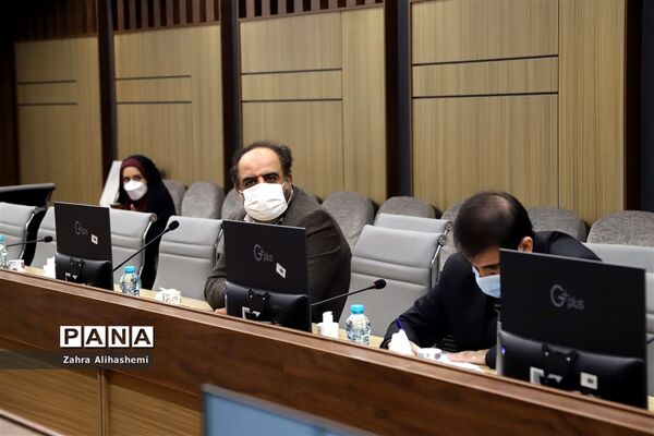نشست معاون توسعه و پشتیبانی آموزش و پرورش شهر تهران با مدیر عامل بنیاد خیریه فجر