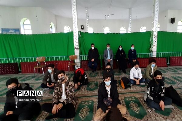 جشن طلیعه بندگی دانش‌آموزان شهرستان فیروزکوه
