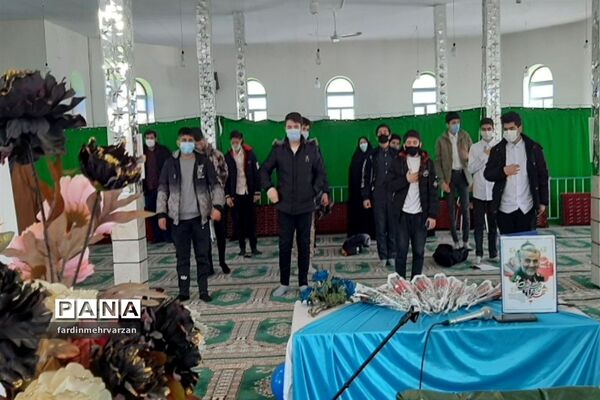 جشن طلیعه بندگی دانش‌آموزان شهرستان فیروزکوه