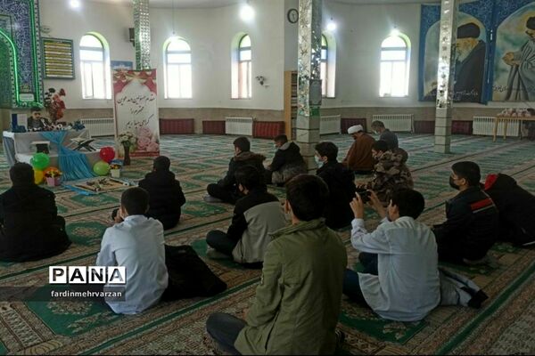 جشن طلیعه بندگی دانش‌آموزان شهرستان فیروزکوه