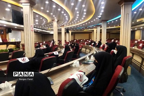 انتخابات هیات رئیسه مجلس دانش‌آموزی دختران استان قم