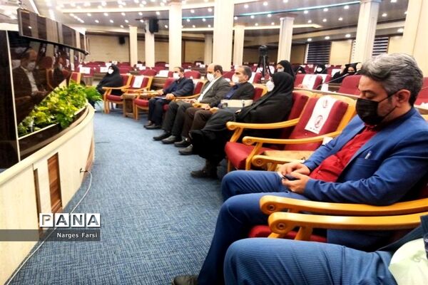 انتخابات هیات رئیسه مجلس دانش‌آموزی دختران استان قم