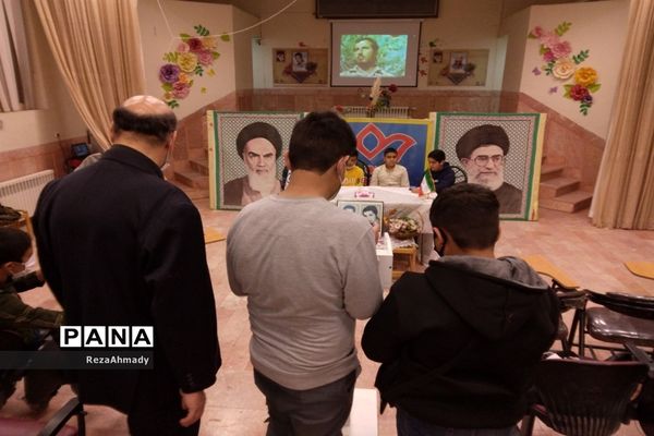 برنامه شبی به یاد شهدا ویژه مربیان شهید کانون‌های کاشمر