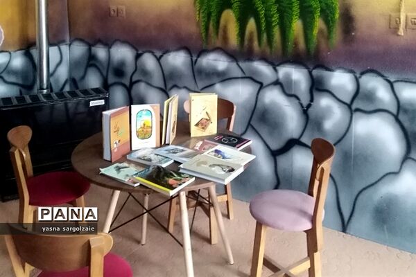 افتتاحیه اولین کافه کتاب در کانون فرهنگی تربیتی قدسیه دماوند