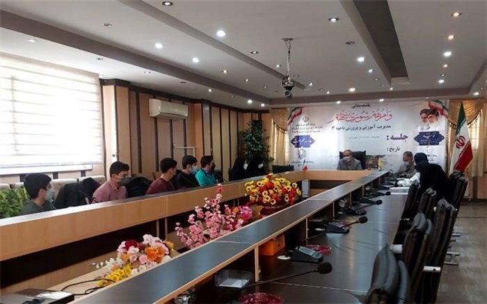 مجلس دانش‌آموزی پلی برای ارتباط بین مدرسه و دانش‌آموزان است