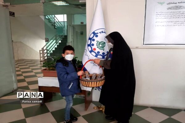 تقدیر از منتخبان آثار برتر در پویش‌های جشنواره زمستانی شاد منطقه ۱۳ شهر تهران
