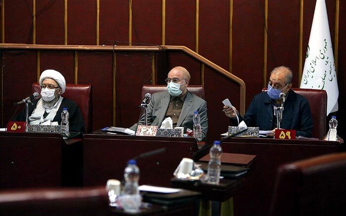 بررسی  الزام پاسخگویی رییس‌جمهوری و وزرا به تذکرات مجلس در مجمع تشخیص بررسی
