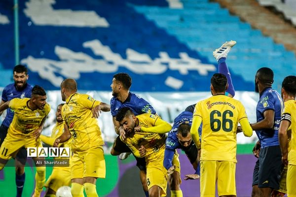 دیدار تیم‌های استقلال و فجر سپاسی