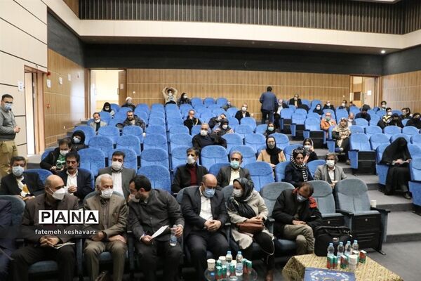 نشست صمیمی هنرمندان شهرقدس